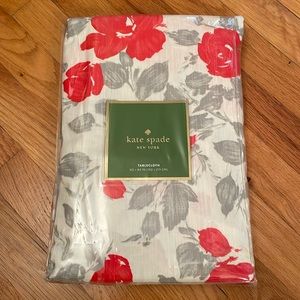 Kate Spade Garden Rose Tablecloth. 60 x 84”. 100% Cotton. Grey/Coral. NEW!